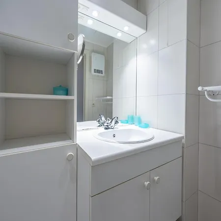 With 1 Bedroom And Direct Sea View Middelkerke