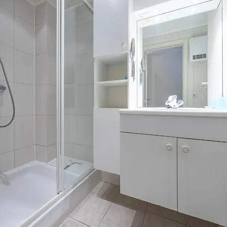 Apartman With 1 Bedroom And Direct Sea View *