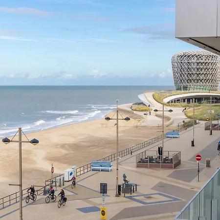 With 1 Bedroom And Direct Sea View Apartman
